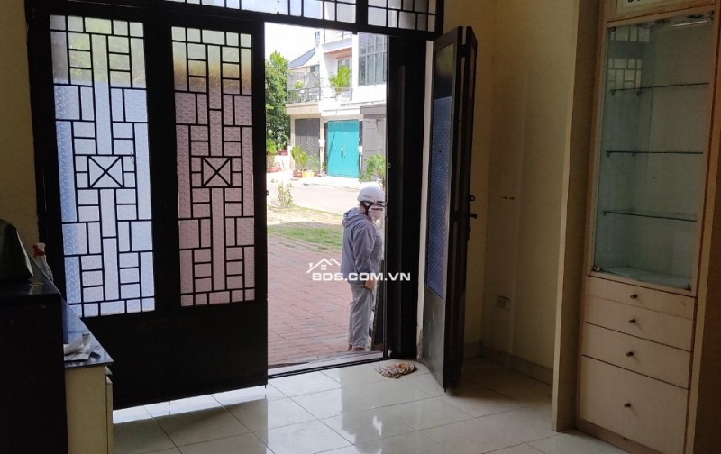 Cho thuê Nhà nguyên căn mặt tiền Q12, cách chợ An Sương 100m, chỉ 6tr/tháng